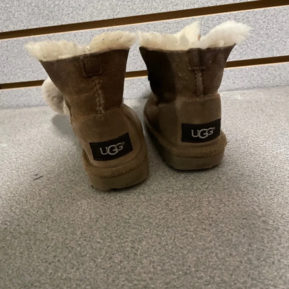 Kids UGG Boots Brown Sheepskin Lined Pom Pom Bow Size‎ 7 Toddler